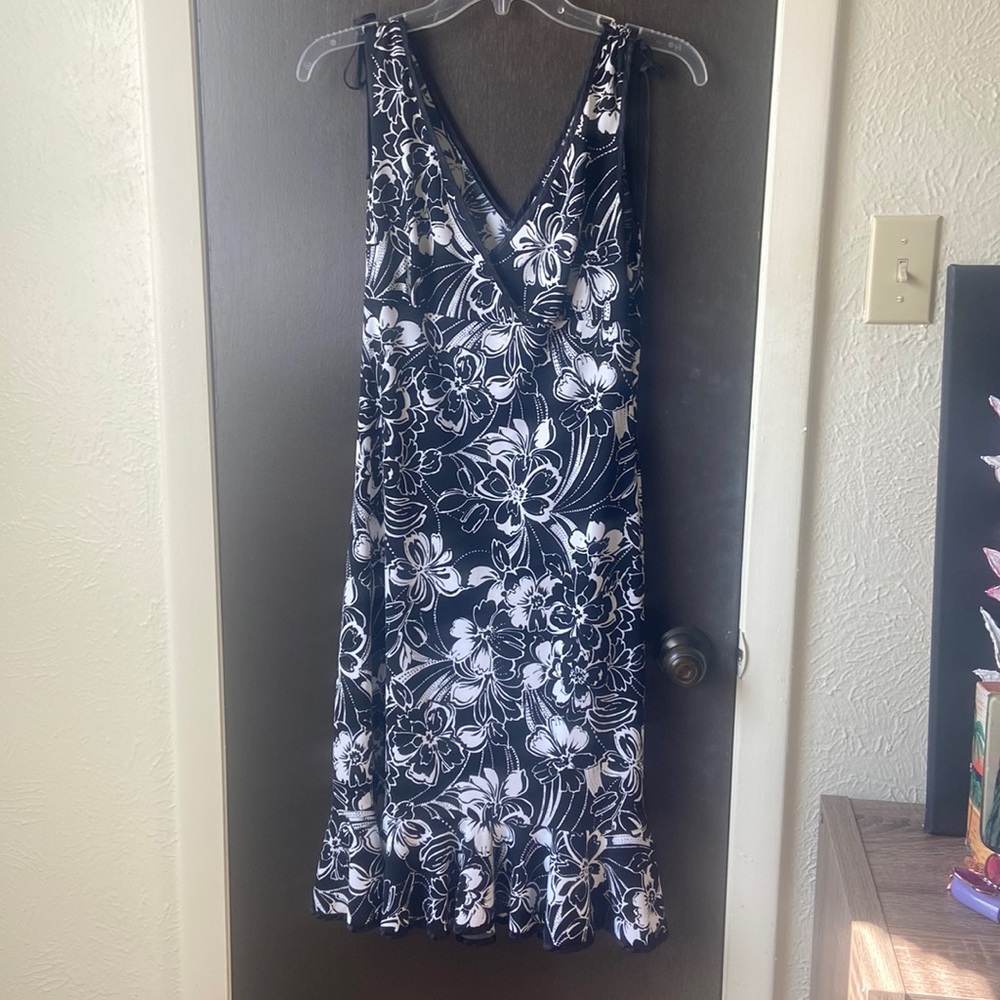 City triangles vintage floral dress